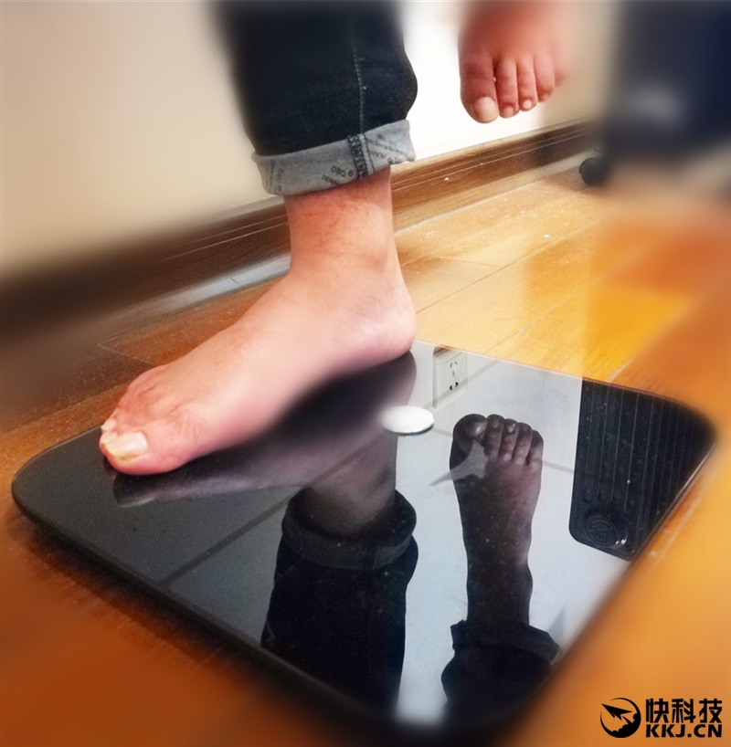 199元!华为智能体脂秤评测:完美颜值的全能健康顾问